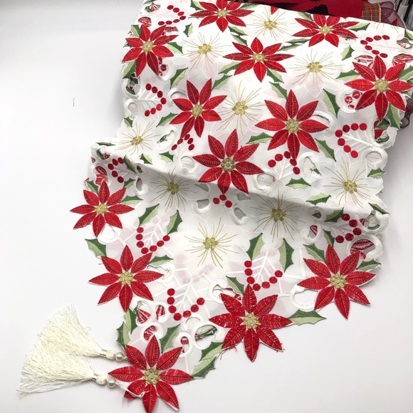 New Christmas table runner linens Snowflake Decor - Picture 7 of 10